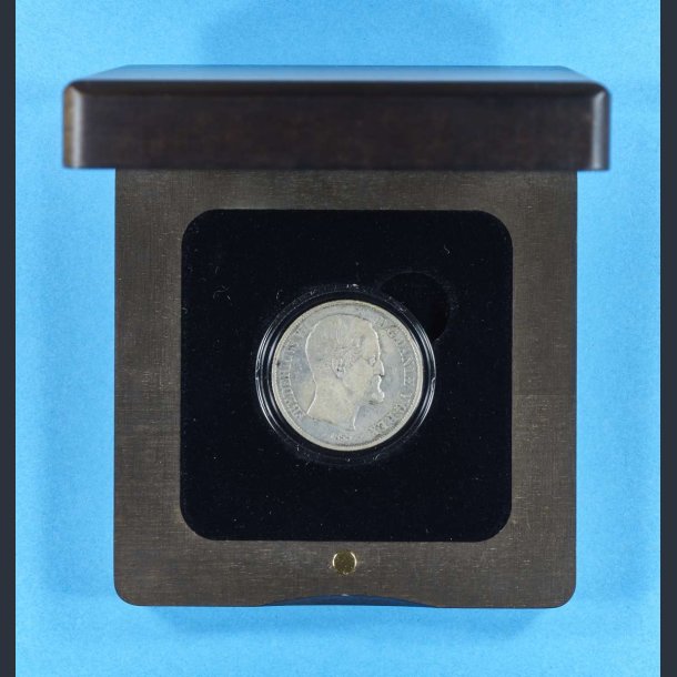 1 Rigsdaler 1855 i skrin med certifikat