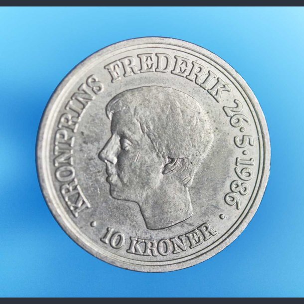 10 kr 1986 kobbernikkel "Kronprinsens 18 rs fdselsdag" - frste mnttype med Kong Frederik d. 10. 