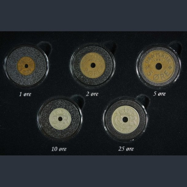 Frerne - De hjertelse mnter - komplet st fra 1941 i skrin med certifikat