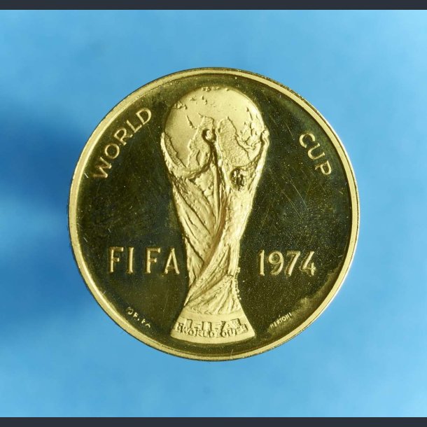 FIFA 1974, 9,5 gram guldmedalje